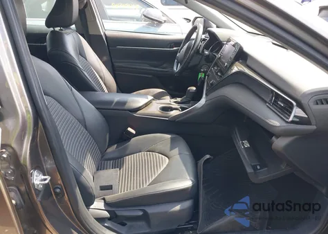 2021 Toyota Camry Se z USA, uszkodzony, nr VIN 4T1G11AKXMU411028